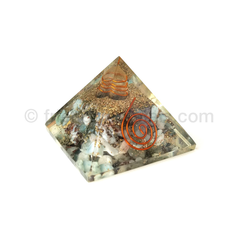 Larimar Pyramid 55-60 mm